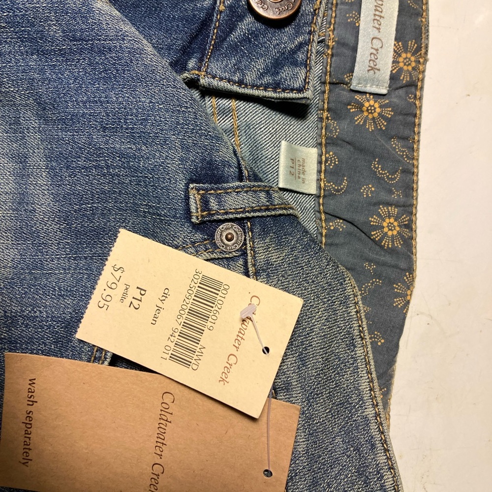 Jeans - Picture 2 of 4